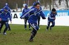 Mario Gavranovic gibt im ersten Training auf Schalke Gas. |Copyright: FC Schalke 04